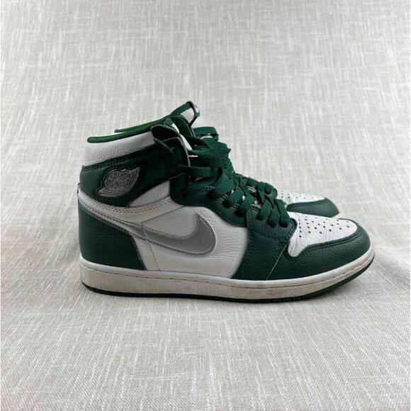 Athletic_Shoes